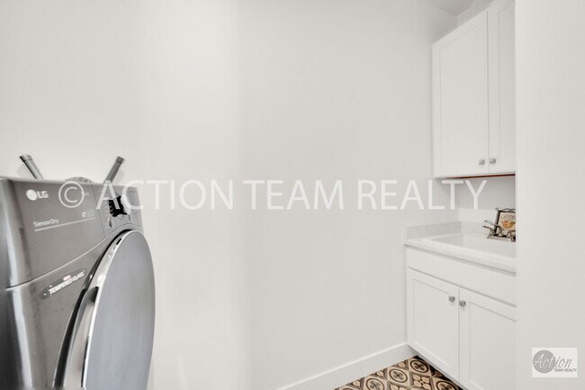 Building Photo - Fully furnished Home in Lehi, UT