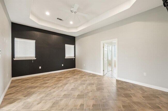 Building Photo - 13819 Lakeview Meadow Dr