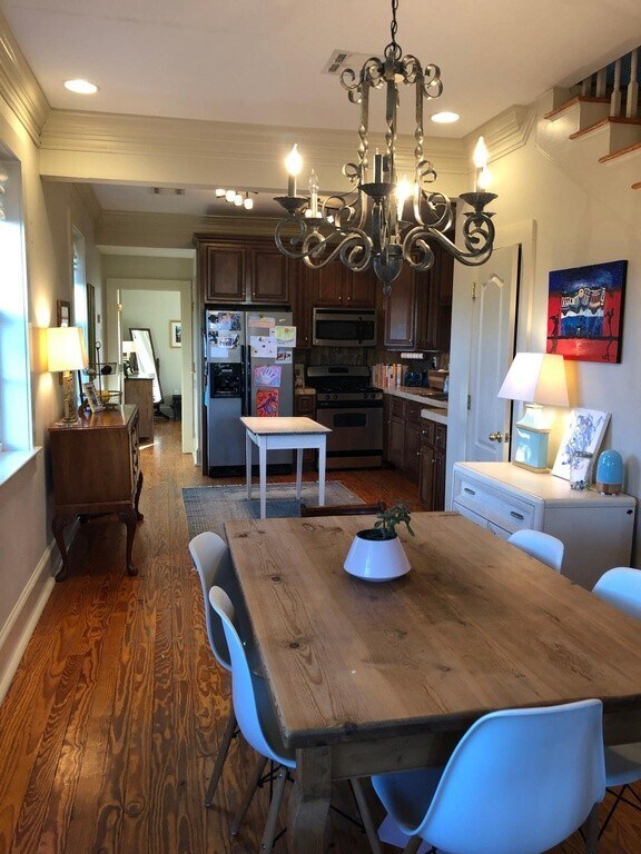 Building Photo - 6050 Laurel St