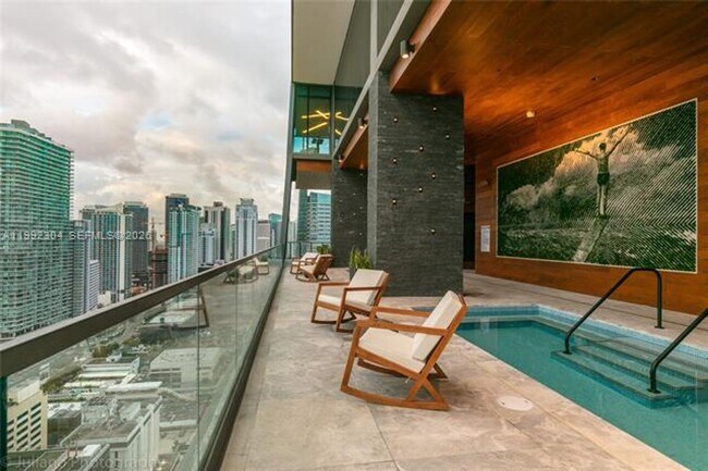 Building Photo - 1451 Brickell Ave