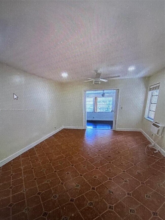 Primary Photo - 1718 Pierce St