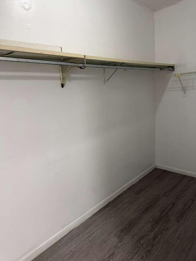 Building Photo - 9682 Fontainebleau Blvd