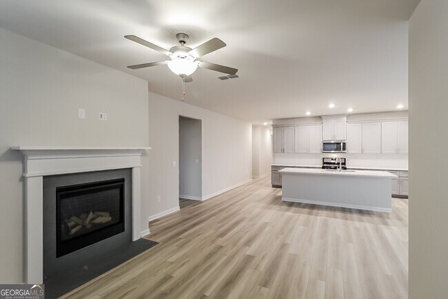Building Photo - 5842 Un Grv Dr