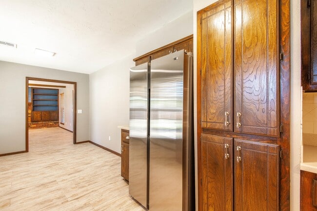 Building Photo - 1425 Venus Cir