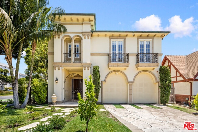 Building Photo - 314 N Palm Dr