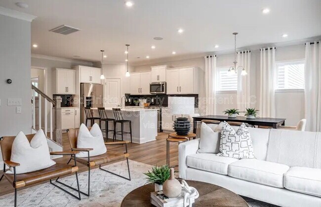 Building Photo - 19016 Yellow Birch Dr