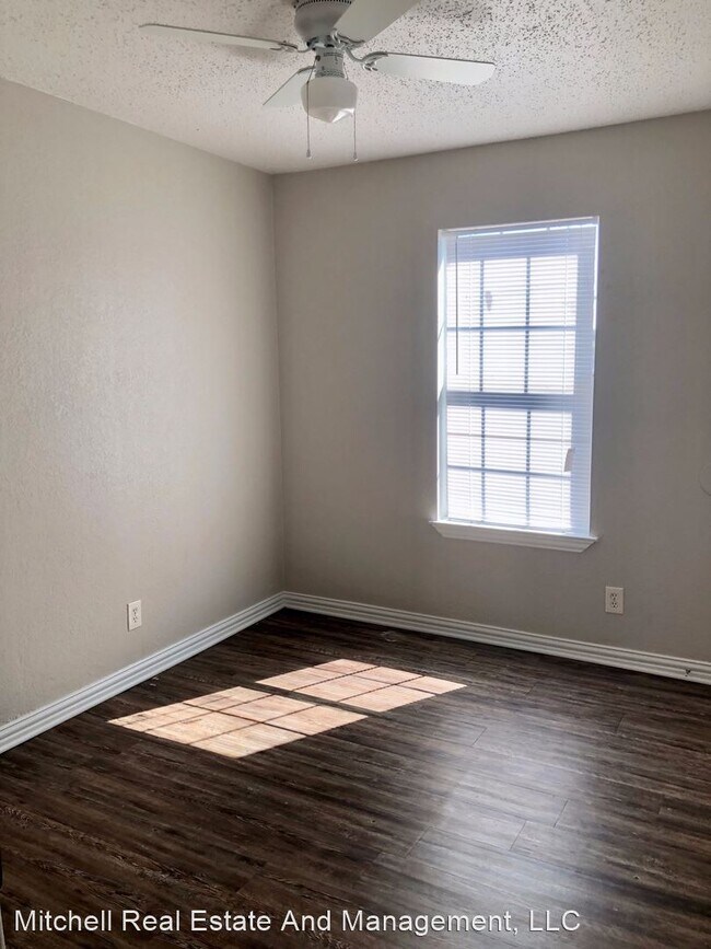 Building Photo - 3 br, 1 bath House - 207 Love St. Apt. 112