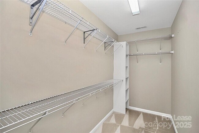 Building Photo - 9563 Glenashley Dr