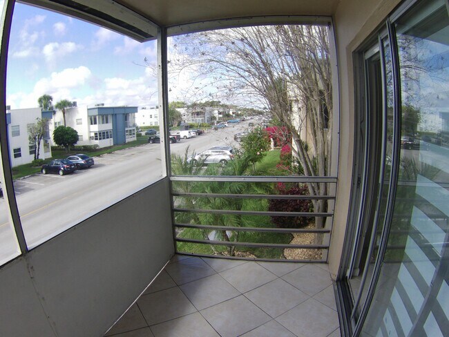 Building Photo - 319 Normandy G