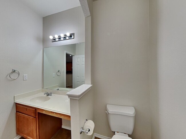 Building Photo - 9100 Lockhart Dr