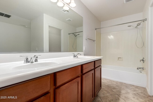 Building Photo - 4287 E Tyson St