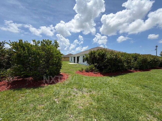 Building Photo - 842 SW 39th Terrace