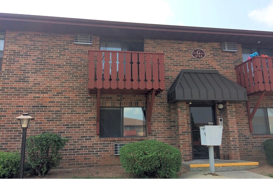 Fairway Apts. 1745 Taft Ave Oshkosh WI 54902 Apartment Finder
