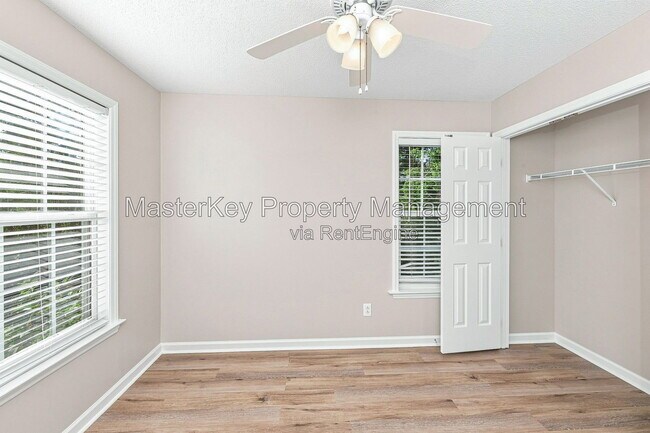 Building Photo - 201 Harvester Dr