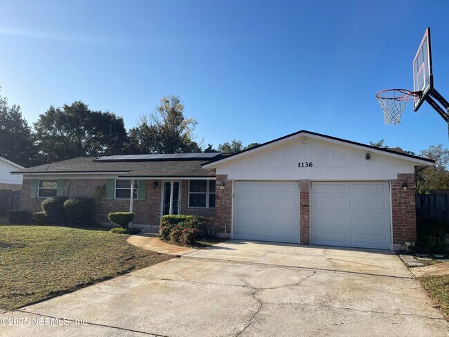 Building Photo - 1136 Willow Ln