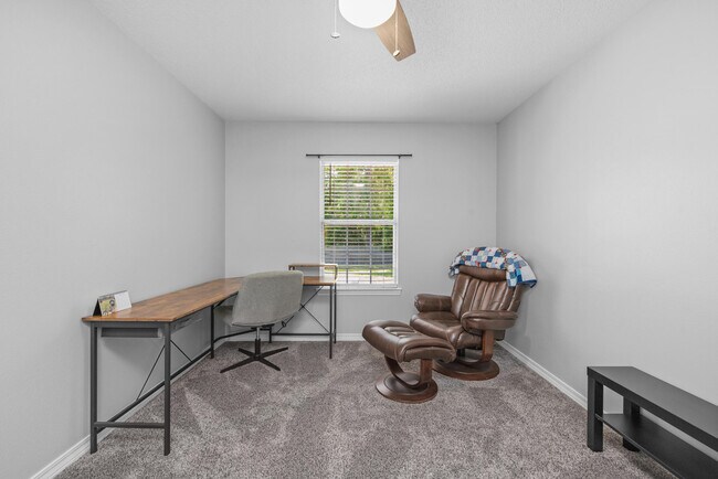 Building Photo - 2442 Raider Ln