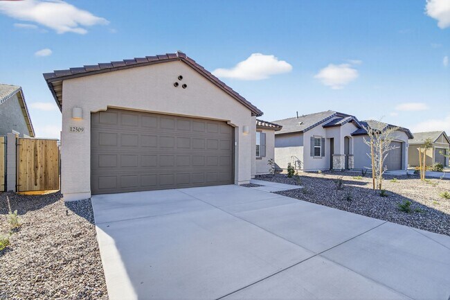 Building Photo - Modern 3BR Living with Resort-Style Amenities in Magma Vista Ranch