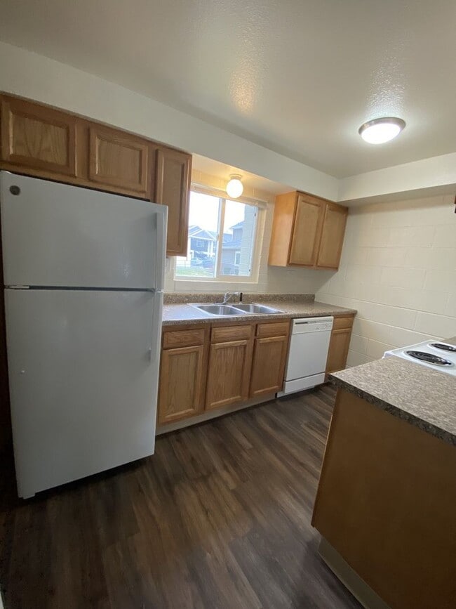 Building Photo - 1233 NE 4th St