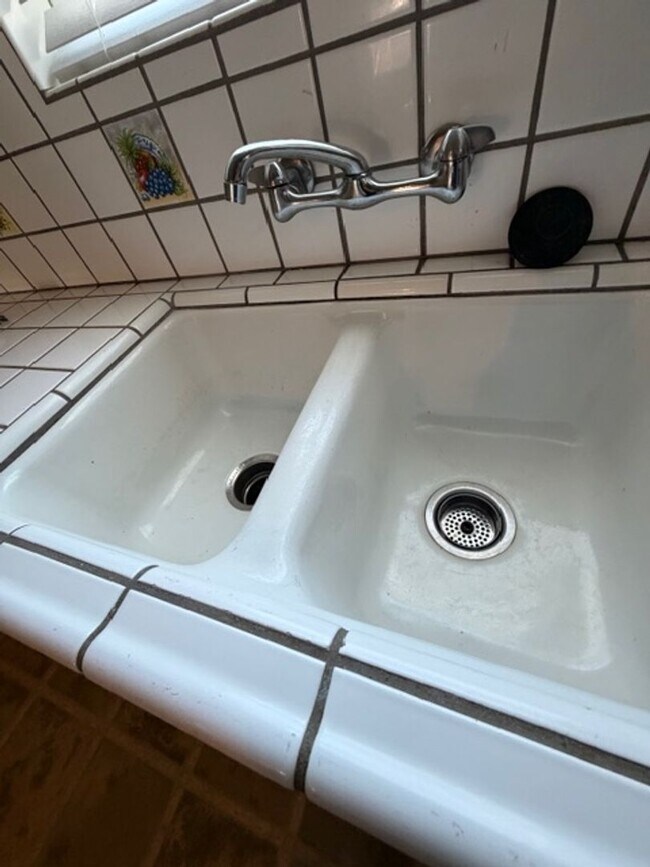 Building Photo - Charming 3-Bedroom Home on a Corner Lot