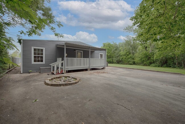 Building Photo - 715 Grand Ave