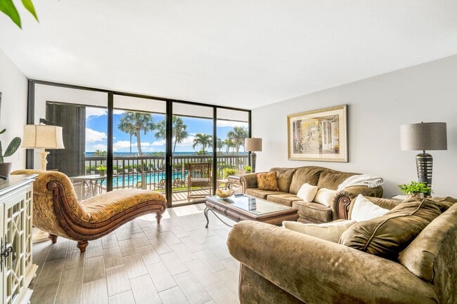 Building Photo - Oceanview 2 BR 2 BA in Vero Beach Turnkey Monthly Rental