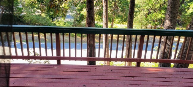 Building Photo - 3 bedroom, 2 bathroom in Twin Peaks