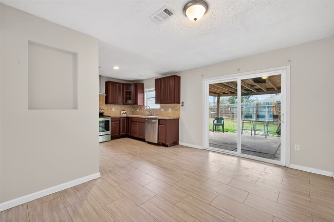 Building Photo - 17010 Bentana Ct