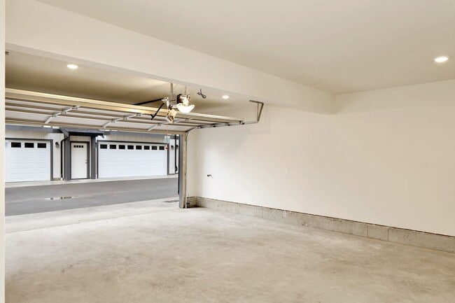 Building Photo - 1809 Eastgate Loop