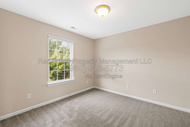 Building Photo - 10613 Bere Island Dr