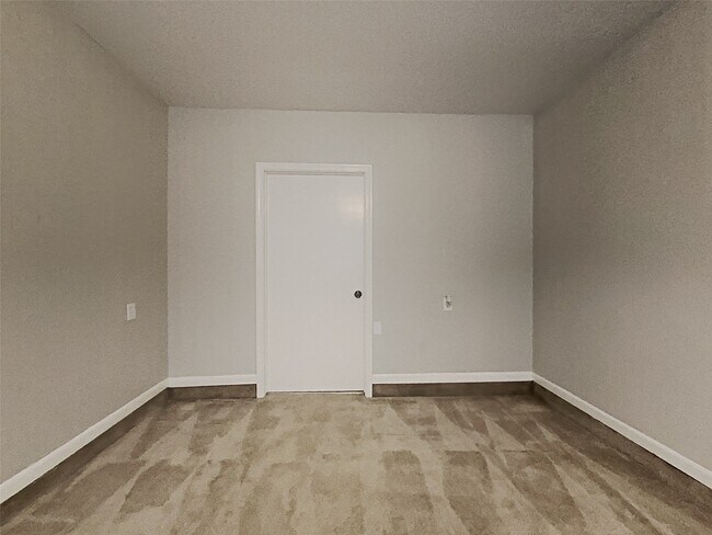 Building Photo - 14020 Schroeder Rd