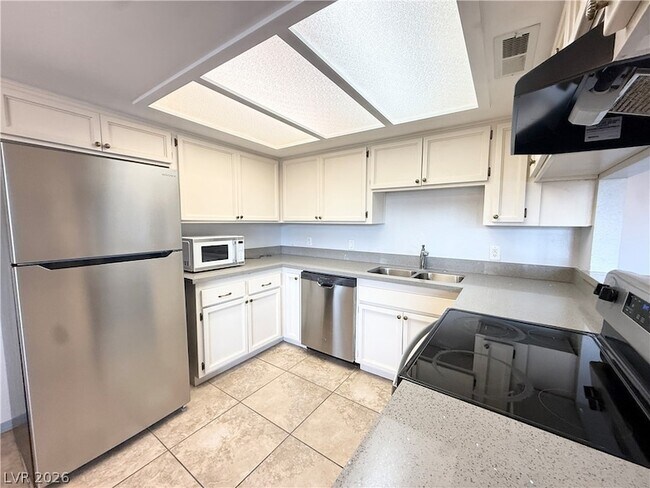 Building Photo - 3720 Snorkel Cir