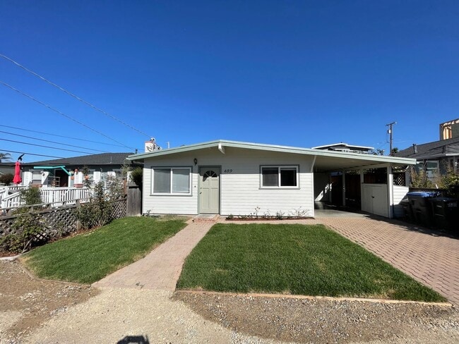 Primary Photo - Three bedroom, one bath house in desirable...