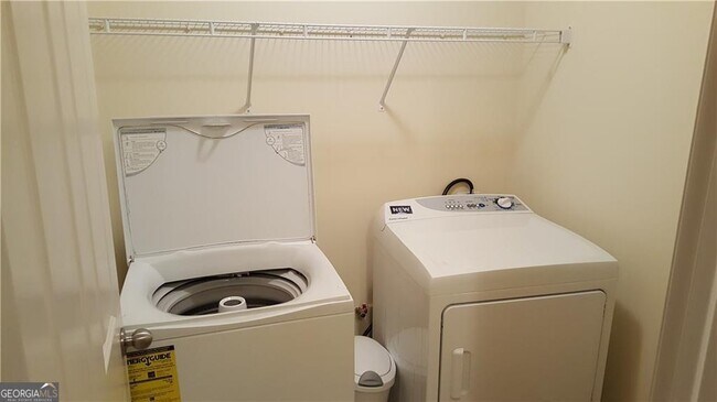 Building Photo - 5120 Meridian Ln