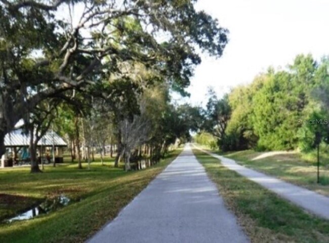 Building Photo - 308 Hammock Dr