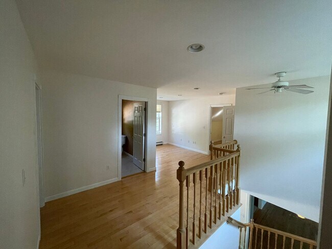 Building Photo - 3 Bed 2.5 Bath Home in Dover