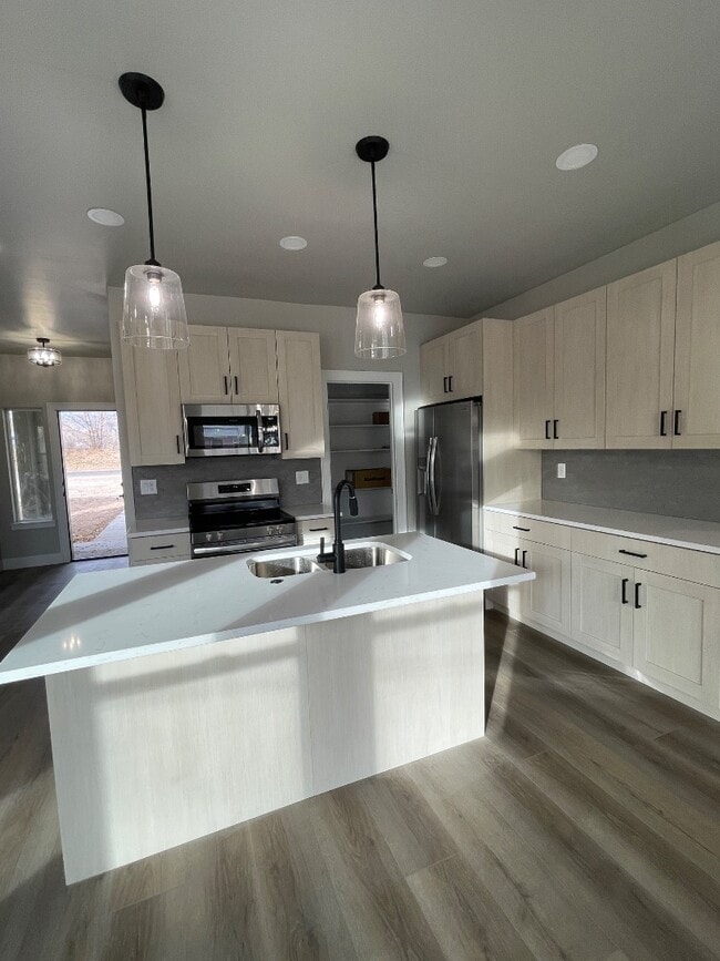 Building Photo - 2011 18th St