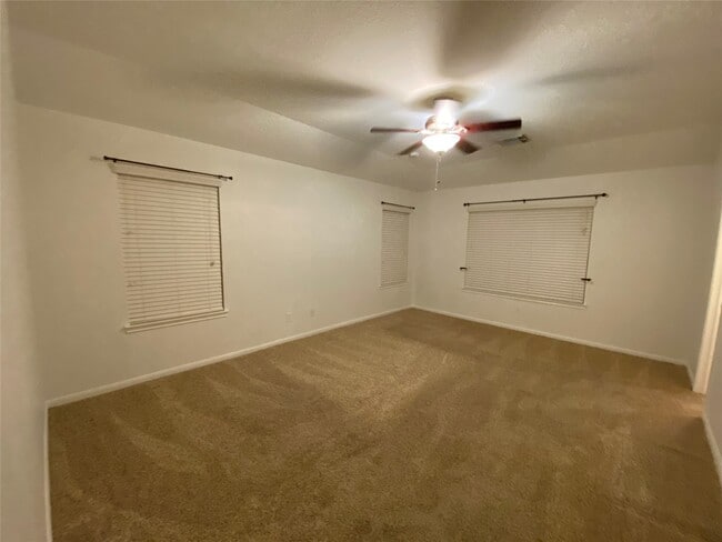 Building Photo - 321 Preston Ln