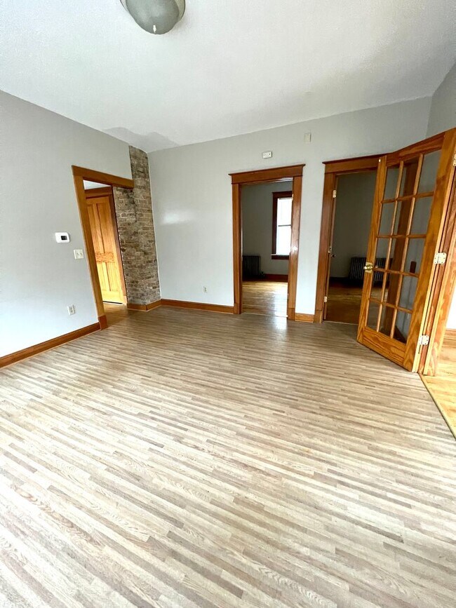 Building Photo - 2016 53rd St