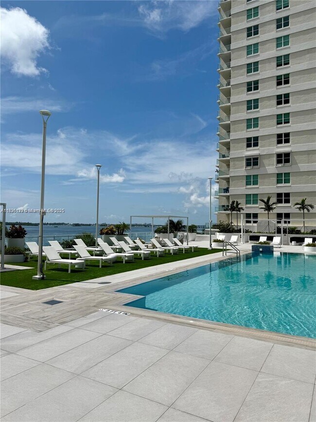 Building Photo - 770 Claughton Island Dr