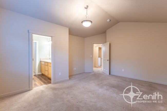 Building Photo - Waived Application Fees! Cozy 3 Bedroom En...