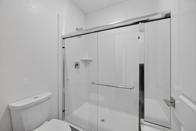 Building Photo - Charming 3-Bed, 2-Bath Home in Sacramento