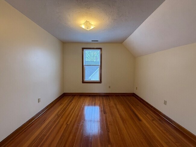 Building Photo - 132 Coburn Ave