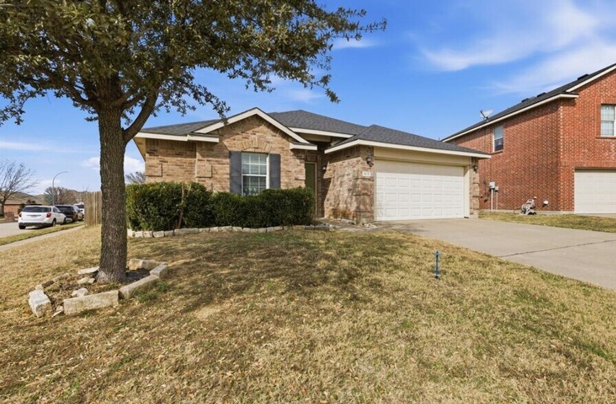 Building Photo - 1613 Grassy View Dr