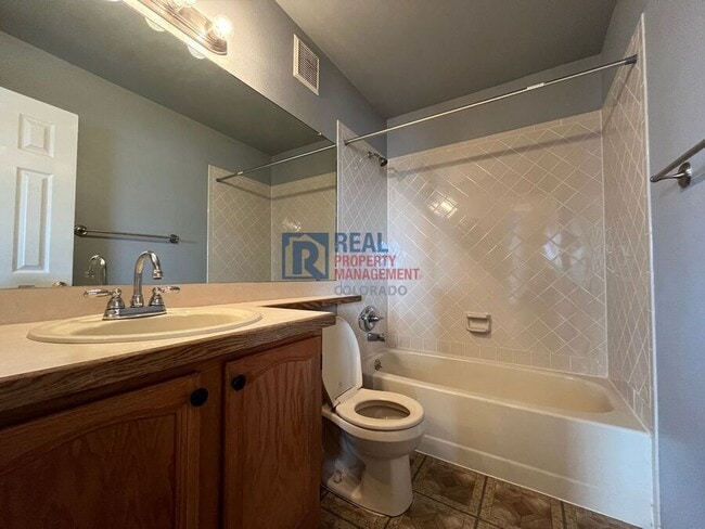 Building Photo - 4730 Cove Ct