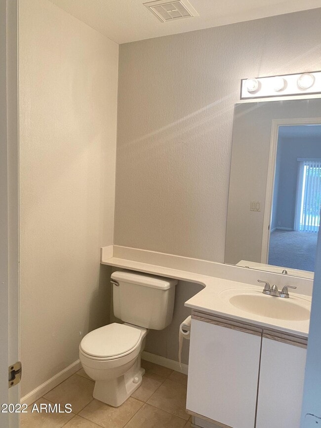 Building Photo - 1515 E Beacon Dr