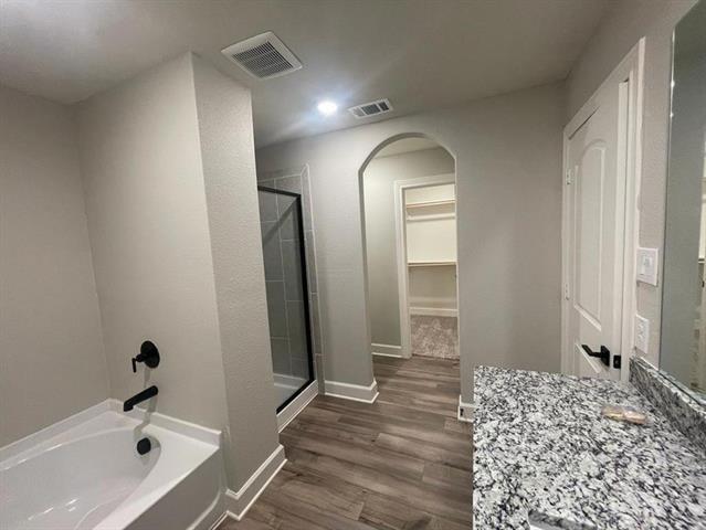 Building Photo - 312 Lone Wolf Trl