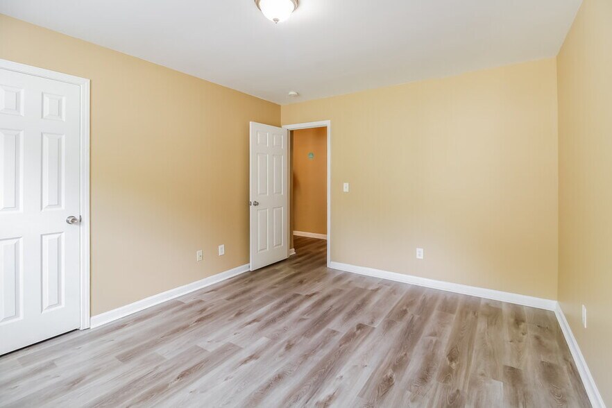 Building Photo - 4020 Mountainridge Dr