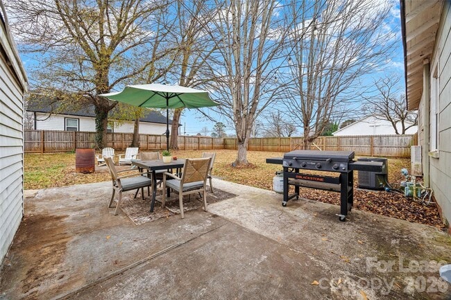 Building Photo - 421 Annafrel St