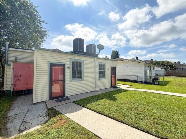 Building Photo - 442 Friscoville Ave