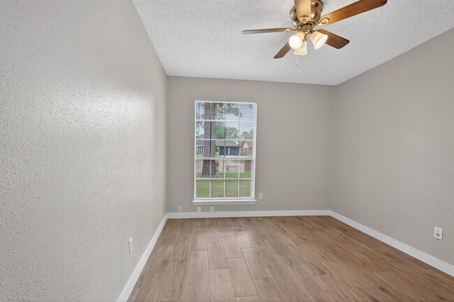 Building Photo - 9510 Landry Blvd